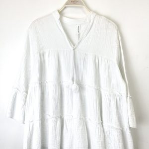 Katoenen blouse met volants – uitlopende mouwen – ronde hals – WIT kleur – Maat 38/40