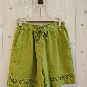 Leuek 100% linnen korte broek – bermuda – met broderie en zijzakken – PISTACHE – maat 40-42
