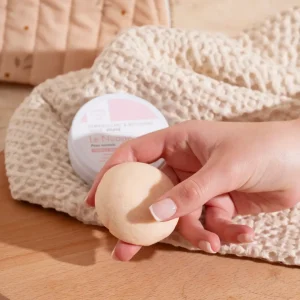 Biologisch en handgemaakt in Frankrijk vaste gezicht reiniger en make-up remover – shea boter – rijke oliën 35gr