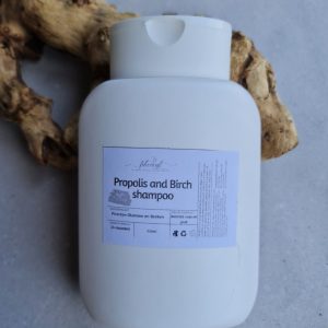 Biologische shampoo tegen roos – vet haar – jeukende hoofdhuid – propolis – berken – Pirocton Olamine 250ml