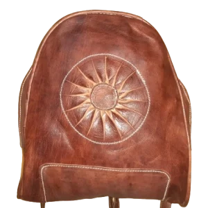 100% Marokkaanse runden leren rugtas – met decoratieve zon  – handgemaakt met ritssluiting  BRUIN kleur