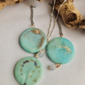 Handgemaakte ketting van Ronde Turkoois hanger – zilver ketting – massieve edelsteen